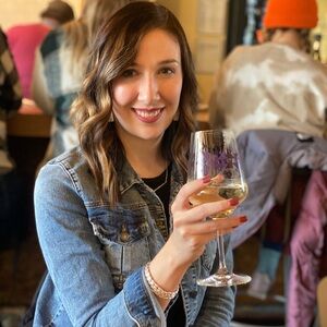 Meet your Posher, Chloe